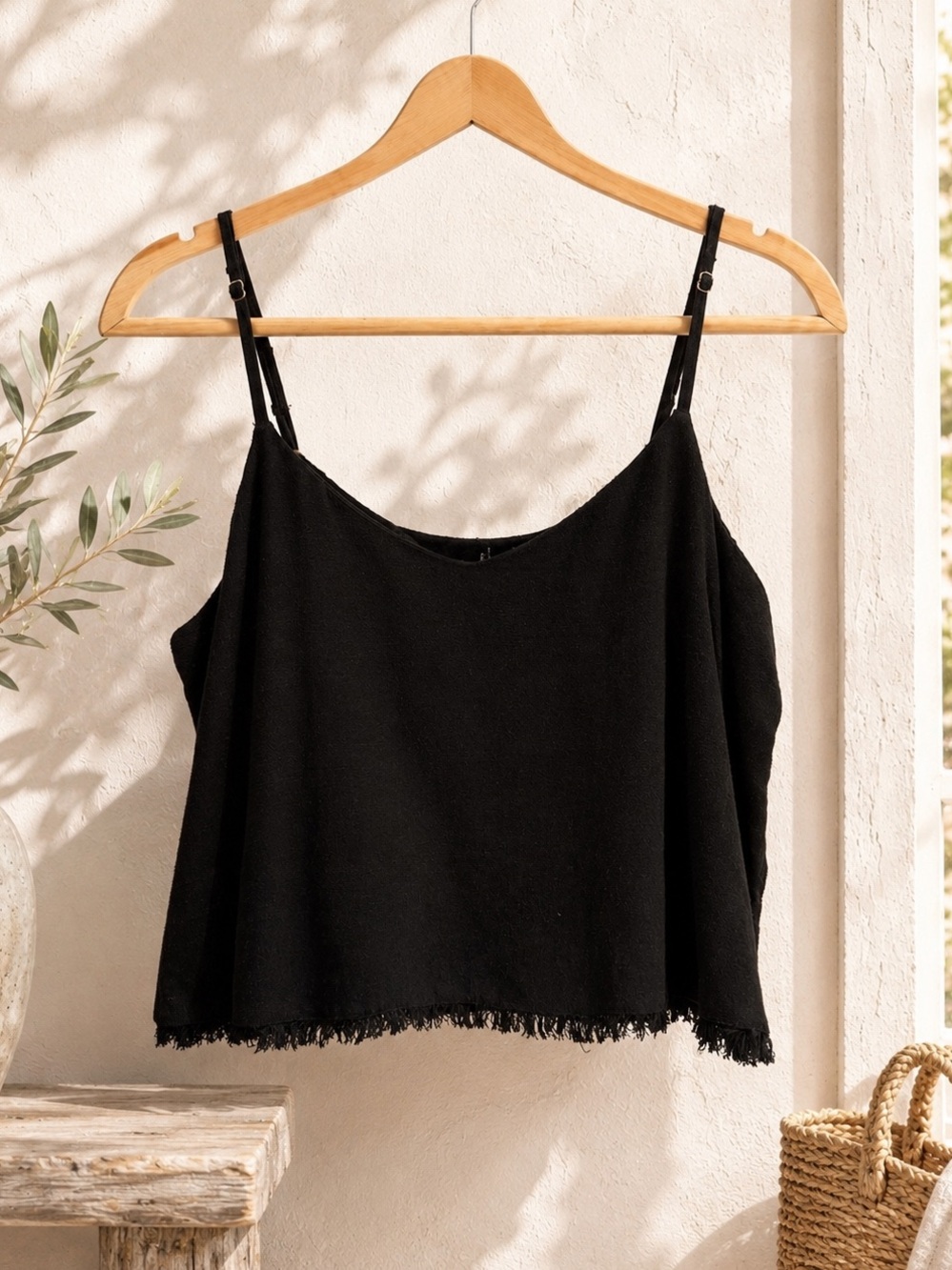 ✨ Z Supply Cropped Black Cami Raw Fringe Hem Linen Blend Size M ✨